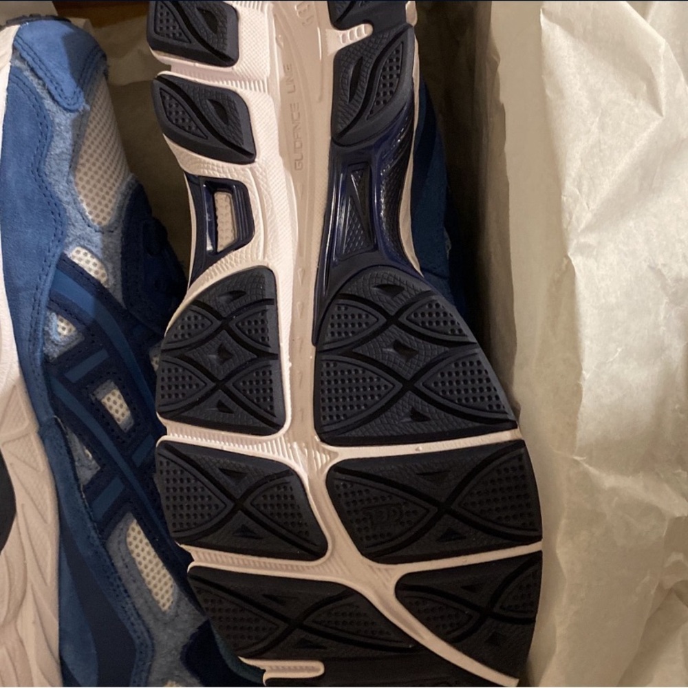 White / Blue Expanse ASICS Gel-NYC